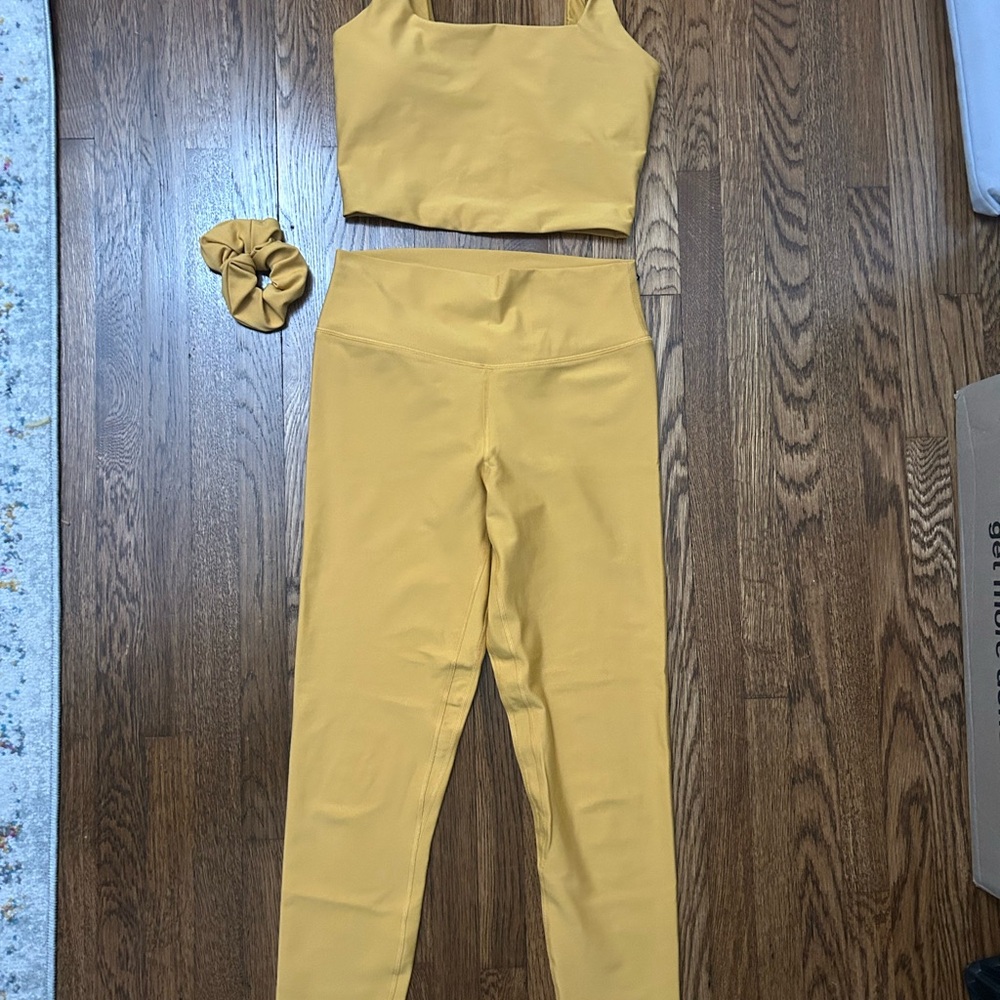 Abercrombie & Fitch YPB Active Yellow Leggings, Too & Scrunchie Set